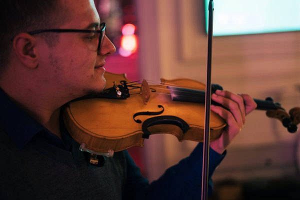 Pourquoi voulez-vous voir un violoniste en bonne santé dans votre ville
